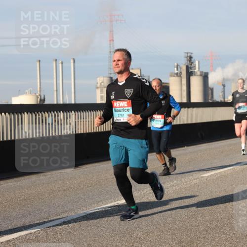 03.10.2025 - Köhlbrandbrückenlauf Lena Gebhardt http://msf.ph/oto/9130113 03.10.2025 09:49:19 Position 2 2761 meine-sportfotos.de