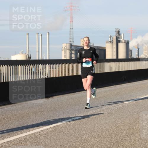 03.10.2025 - Köhlbrandbrückenlauf Lena Gebhardt http://msf.ph/oto/9130174 03.10.2025 09:49:21 Position 2 12 meine-sportfotos.de