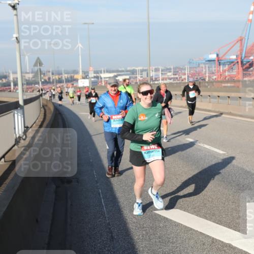 03.10.2025 - Köhlbrandbrückenlauf Yannick Fuchs http://msf.ph/oto/9130180 03.10.2025 09:02:34 Position 2 2260 meine-sportfotos.de