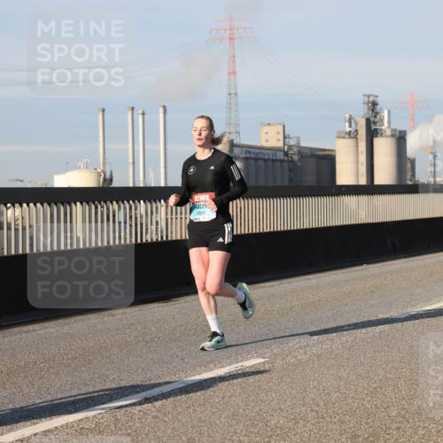 03.10.2025 - Köhlbrandbrückenlauf Lena Gebhardt http://msf.ph/oto/9130185 03.10.2025 09:49:22 Position 2 2698, 12 meine-sportfotos.de