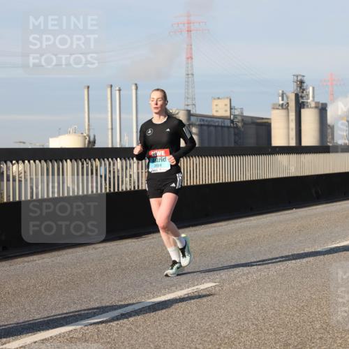 03.10.2025 - Köhlbrandbrückenlauf Lena Gebhardt http://msf.ph/oto/9130187 03.10.2025 09:49:22 Position 2 2698, 12 meine-sportfotos.de
