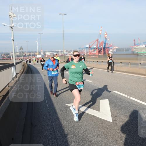 03.10.2025 - Köhlbrandbrückenlauf Yannick Fuchs http://msf.ph/oto/9130191 03.10.2025 09:02:34 Position 2  meine-sportfotos.de