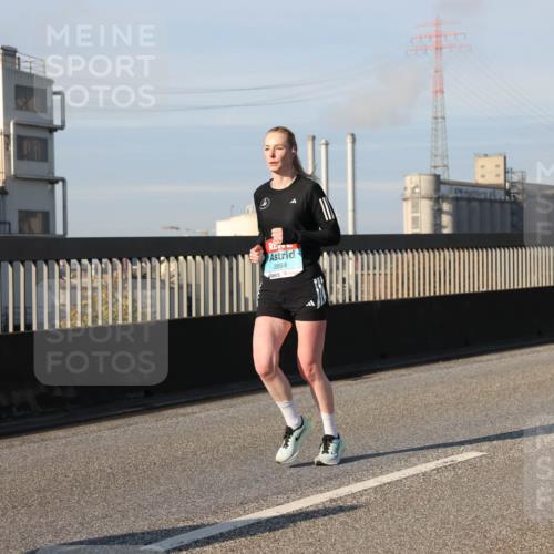03.10.2025 - Köhlbrandbrückenlauf Lena Gebhardt http://msf.ph/oto/9130200 03.10.2025 09:49:22 Position 2 2698 meine-sportfotos.de