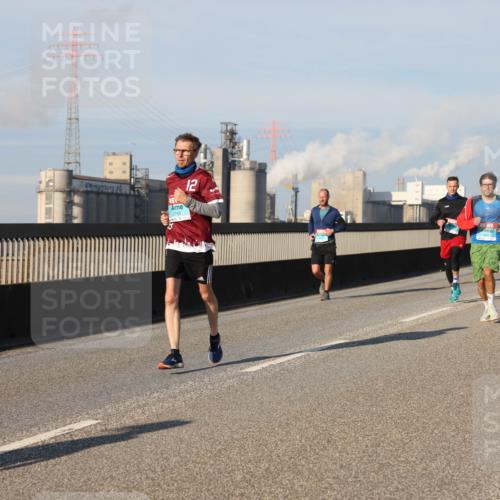 03.10.2025 - Köhlbrandbrückenlauf Lena Gebhardt http://msf.ph/oto/9130225 03.10.2025 09:49:23 Position 2 12, 2743 meine-sportfotos.de