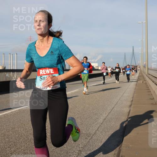 03.10.2025 - Köhlbrandbrückenlauf Lena Gebhardt http://msf.ph/oto/9130266 03.10.2025 09:49:25 Position 2 12 meine-sportfotos.de