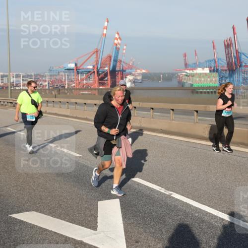 03.10.2025 - Köhlbrandbrückenlauf Yannick Fuchs http://msf.ph/oto/9130270 03.10.2025 09:02:37 Position 2  meine-sportfotos.de