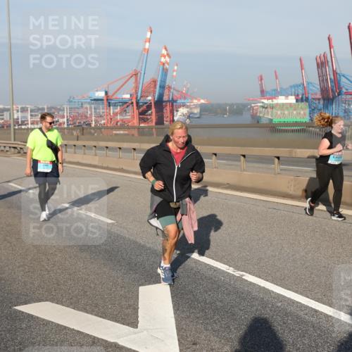 03.10.2025 - Köhlbrandbrückenlauf Yannick Fuchs http://msf.ph/oto/9130278 03.10.2025 09:02:37 Position 2  meine-sportfotos.de
