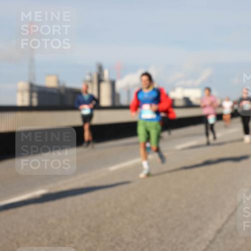 03.10.2025 - Köhlbrandbrückenlauf Lena Gebhardt http://msf.ph/oto/9130281 03.10.2025 09:49:25 Position 2  meine-sportfotos.de