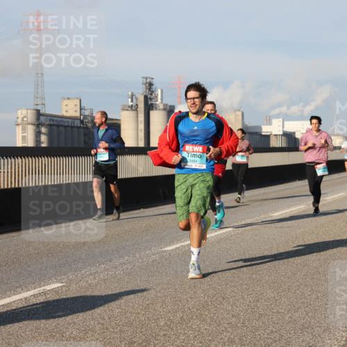 03.10.2025 - Köhlbrandbrückenlauf Lena Gebhardt http://msf.ph/oto/9130293 03.10.2025 09:49:25 Position 2 3484 meine-sportfotos.de