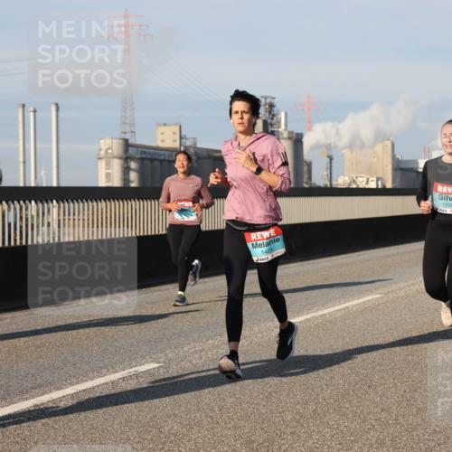03.10.2025 - Köhlbrandbrückenlauf Lena Gebhardt http://msf.ph/oto/9130385 03.10.2025 09:49:28 Position 2 1424, 1208 meine-sportfotos.de