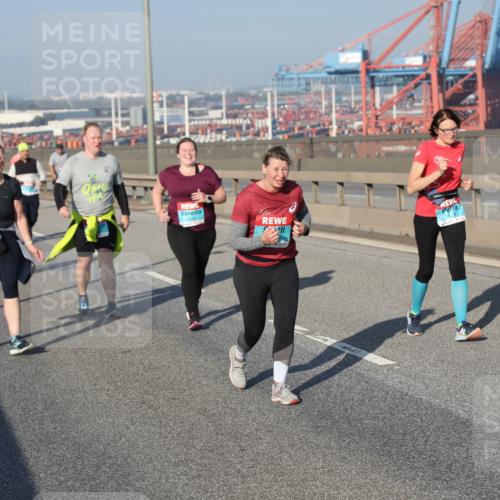 03.10.2025 - Köhlbrandbrückenlauf Yannick Fuchs http://msf.ph/oto/9130413 03.10.2025 09:02:52 Position 2  meine-sportfotos.de