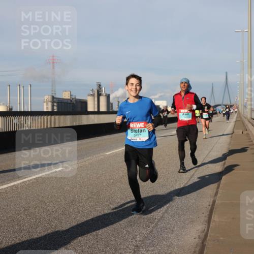 03.10.2025 - Köhlbrandbrückenlauf Lena Gebhardt http://msf.ph/oto/9130448 03.10.2025 09:49:31 Position 2 3497 meine-sportfotos.de