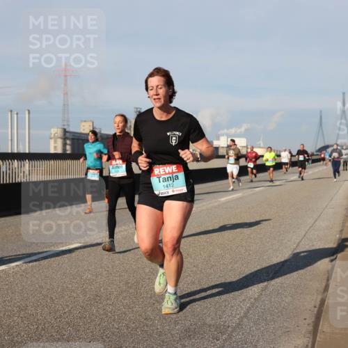 03.10.2025 - Köhlbrandbrückenlauf Lena Gebhardt http://msf.ph/oto/9130564 03.10.2025 09:49:34 Position 2 1412 meine-sportfotos.de