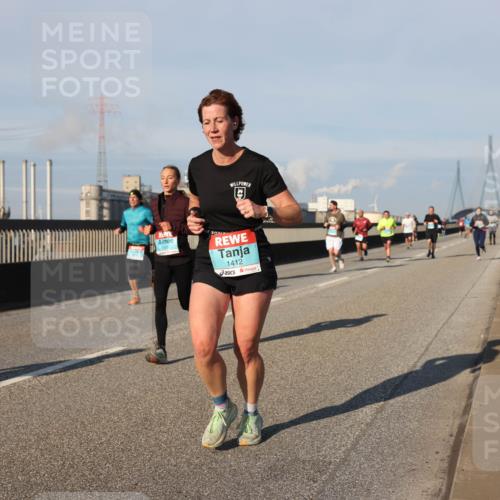 03.10.2025 - Köhlbrandbrückenlauf Lena Gebhardt http://msf.ph/oto/9130566 03.10.2025 09:49:35 Position 2 1412 meine-sportfotos.de