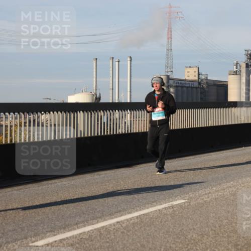 03.10.2025 - Köhlbrandbrückenlauf Lena Gebhardt http://msf.ph/oto/9130614 03.10.2025 09:49:37 Position 2  meine-sportfotos.de