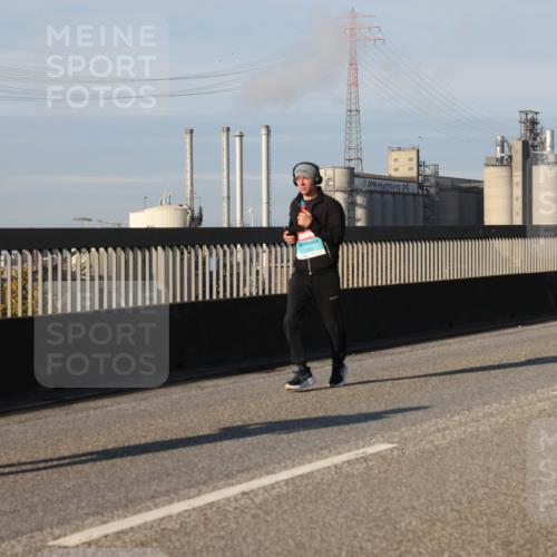 03.10.2025 - Köhlbrandbrückenlauf Lena Gebhardt http://msf.ph/oto/9130627 03.10.2025 09:49:37 Position 2  meine-sportfotos.de
