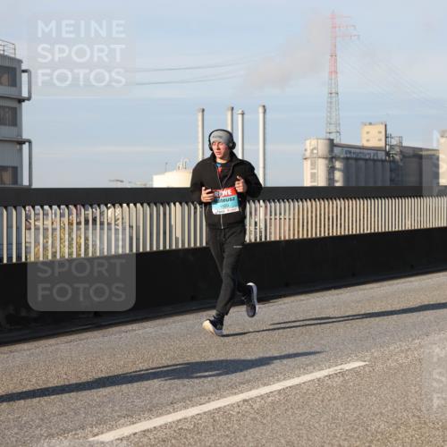 03.10.2025 - Köhlbrandbrückenlauf Lena Gebhardt http://msf.ph/oto/9130646 03.10.2025 09:49:37 Position 2 1559, 3835 meine-sportfotos.de