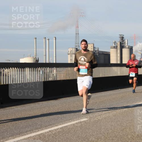 03.10.2025 - Köhlbrandbrückenlauf Lena Gebhardt http://msf.ph/oto/9130666 03.10.2025 09:49:38 Position 2  meine-sportfotos.de