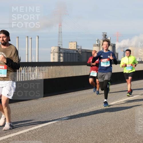 03.10.2025 - Köhlbrandbrückenlauf Lena Gebhardt http://msf.ph/oto/9130698 03.10.2025 09:49:39 Position 2 3835 meine-sportfotos.de