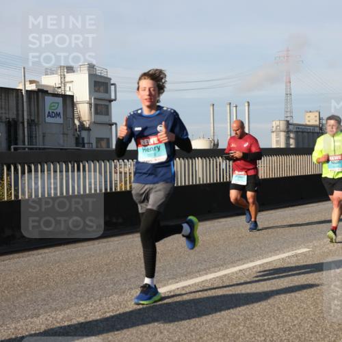 03.10.2025 - Köhlbrandbrückenlauf Lena Gebhardt http://msf.ph/oto/9130764 03.10.2025 09:49:41 Position 2 3379, 120 meine-sportfotos.de