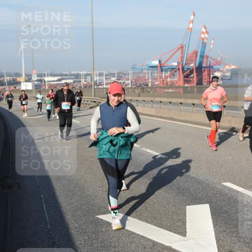 03.10.2025 - Köhlbrandbrückenlauf Yannick Fuchs http://msf.ph/oto/9130770 03.10.2025 09:03:08 Position 2 3374 meine-sportfotos.de