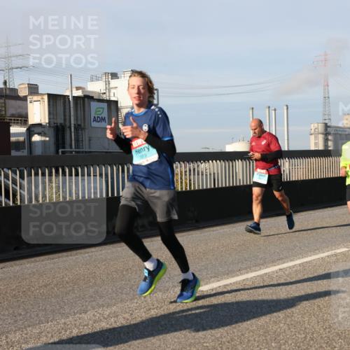 03.10.2025 - Köhlbrandbrückenlauf Lena Gebhardt http://msf.ph/oto/9130778 03.10.2025 09:49:41 Position 2 3379 meine-sportfotos.de