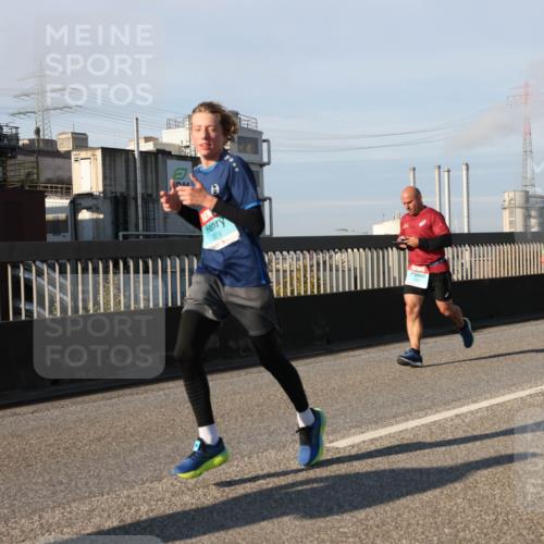 03.10.2025 - Köhlbrandbrückenlauf Lena Gebhardt http://msf.ph/oto/9130780 03.10.2025 09:49:41 Position 2 3379 meine-sportfotos.de