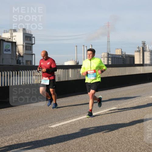 03.10.2025 - Köhlbrandbrückenlauf Lena Gebhardt http://msf.ph/oto/9130812 03.10.2025 09:49:41 Position 2 12 meine-sportfotos.de