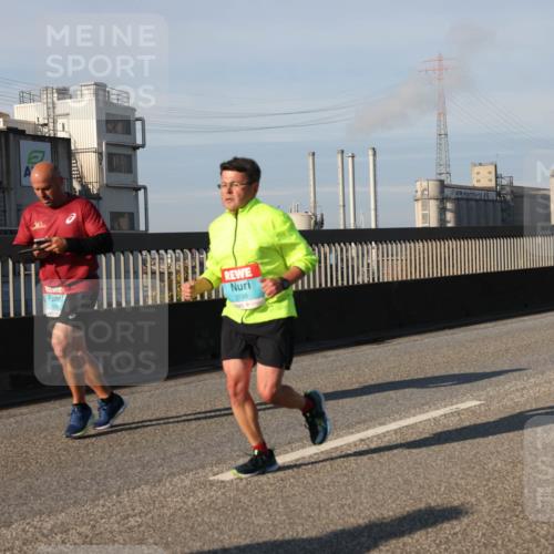 03.10.2025 - Köhlbrandbrückenlauf Lena Gebhardt http://msf.ph/oto/9130819 03.10.2025 09:49:42 Position 2 3198 meine-sportfotos.de