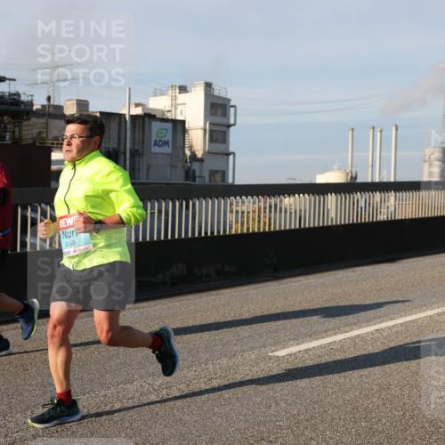 03.10.2025 - Köhlbrandbrückenlauf Lena Gebhardt http://msf.ph/oto/9130852 03.10.2025 09:49:42 Position 2 1299, 3198 meine-sportfotos.de