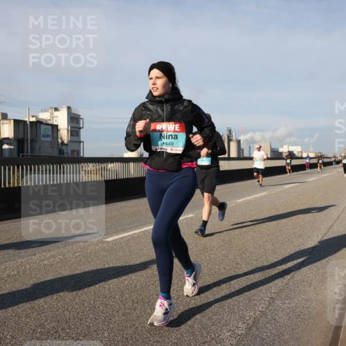 03.10.2025 - Köhlbrandbrückenlauf Lena Gebhardt http://msf.ph/oto/9130876 03.10.2025 09:49:43 Position 2 1449 meine-sportfotos.de