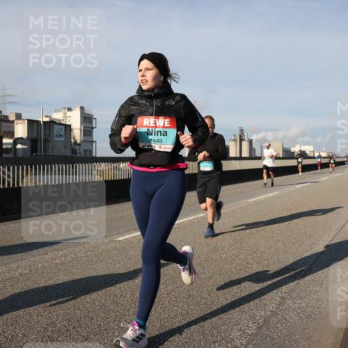 03.10.2025 - Köhlbrandbrückenlauf Lena Gebhardt http://msf.ph/oto/9130887 03.10.2025 09:49:43 Position 2 1449 meine-sportfotos.de
