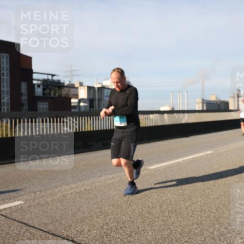 03.10.2025 - Köhlbrandbrückenlauf Lena Gebhardt http://msf.ph/oto/9130906 03.10.2025 09:49:44 Position 2  meine-sportfotos.de