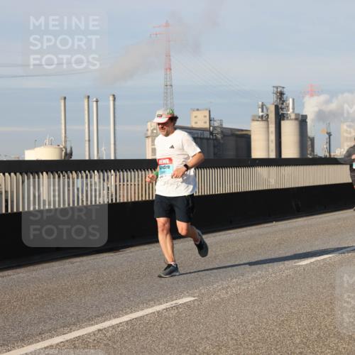 03.10.2025 - Köhlbrandbrückenlauf Lena Gebhardt http://msf.ph/oto/9130935 03.10.2025 09:49:45 Position 2 3481 meine-sportfotos.de
