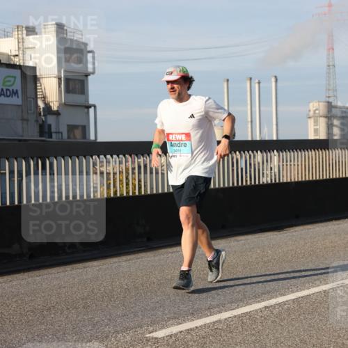 03.10.2025 - Köhlbrandbrückenlauf Lena Gebhardt http://msf.ph/oto/9130954 03.10.2025 09:49:46 Position 2 3481 meine-sportfotos.de