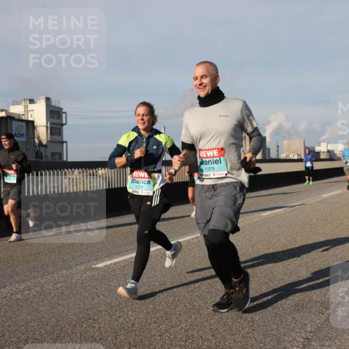 03.10.2025 - Köhlbrandbrückenlauf Lena Gebhardt http://msf.ph/oto/9131046 03.10.2025 09:49:50 Position 2 1377, 1378 meine-sportfotos.de