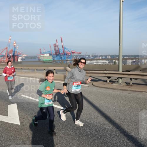 03.10.2025 - Köhlbrandbrückenlauf Yannick Fuchs http://msf.ph/oto/9131052 03.10.2025 09:03:17 Position 2 2899 meine-sportfotos.de