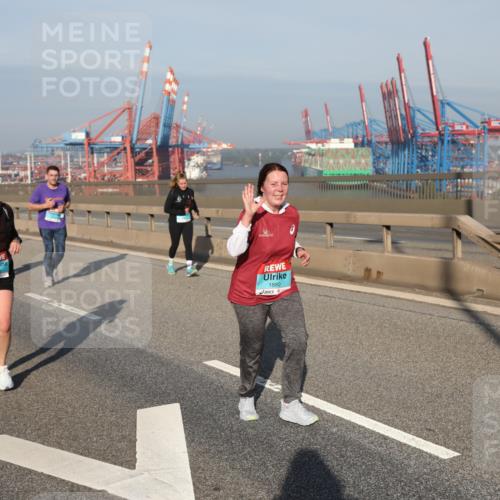 03.10.2025 - Köhlbrandbrückenlauf Yannick Fuchs http://msf.ph/oto/9131070 03.10.2025 09:03:18 Position 2 1880 meine-sportfotos.de