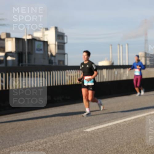03.10.2025 - Köhlbrandbrückenlauf Lena Gebhardt http://msf.ph/oto/9131077 03.10.2025 09:49:51 Position 2  meine-sportfotos.de
