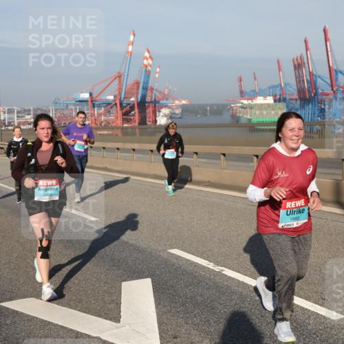 03.10.2025 - Köhlbrandbrückenlauf Yannick Fuchs http://msf.ph/oto/9131097 03.10.2025 09:03:18 Position 2 2860, 1880 meine-sportfotos.de