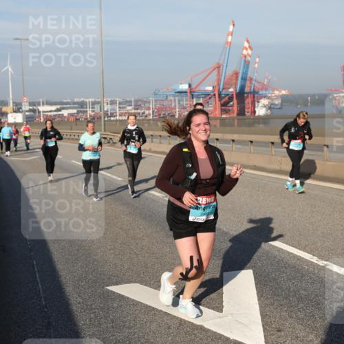 03.10.2025 - Köhlbrandbrückenlauf Yannick Fuchs http://msf.ph/oto/9131115 03.10.2025 09:03:19 Position 2 286 meine-sportfotos.de