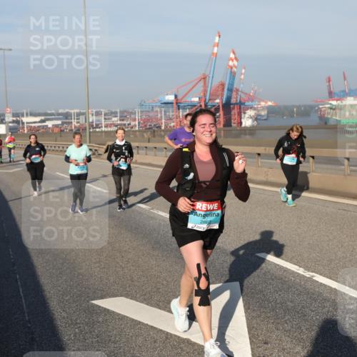 03.10.2025 - Köhlbrandbrückenlauf Yannick Fuchs http://msf.ph/oto/9131122 03.10.2025 09:03:19 Position 2 2860 meine-sportfotos.de