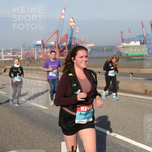 03.10.2025 - Köhlbrandbrückenlauf Yannick Fuchs http://msf.ph/oto/9131130 03.10.2025 09:03:19 Position 2 2860 meine-sportfotos.de
