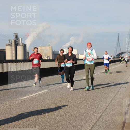03.10.2025 - Köhlbrandbrückenlauf Lena Gebhardt http://msf.ph/oto/9131161 03.10.2025 09:49:55 Position 2 1406, 1730 meine-sportfotos.de