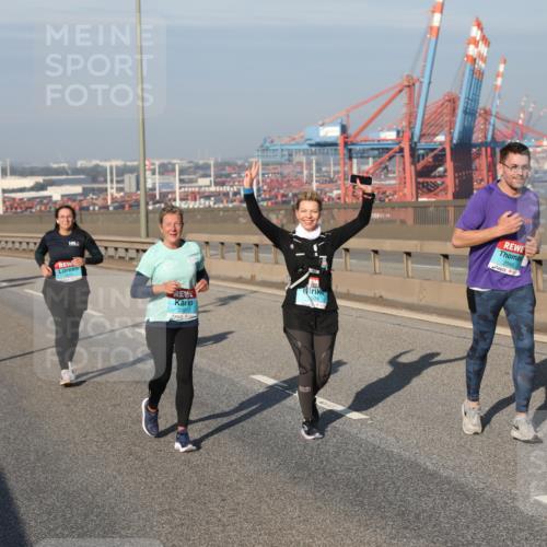 03.10.2025 - Köhlbrandbrückenlauf Yannick Fuchs http://msf.ph/oto/9131162 03.10.2025 09:03:20 Position 2 928, 2988 meine-sportfotos.de