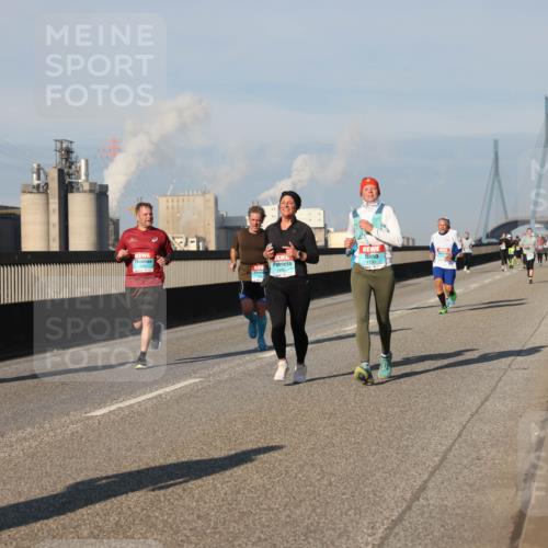 03.10.2025 - Köhlbrandbrückenlauf Lena Gebhardt http://msf.ph/oto/9131167 03.10.2025 09:49:55 Position 2  meine-sportfotos.de