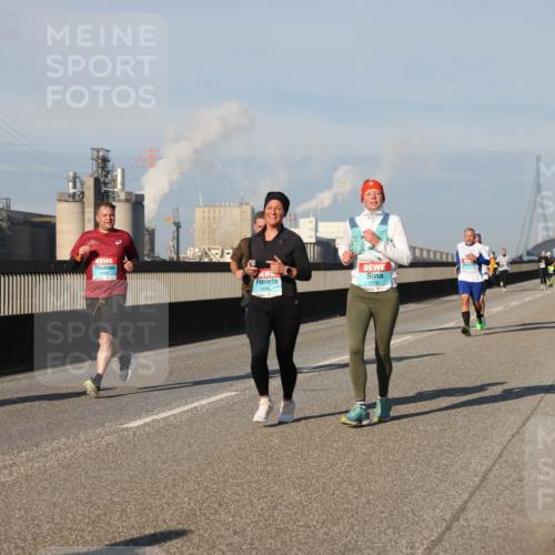 03.10.2025 - Köhlbrandbrückenlauf Lena Gebhardt http://msf.ph/oto/9131180 03.10.2025 09:49:55 Position 2 3603, 1496, 1730 meine-sportfotos.de