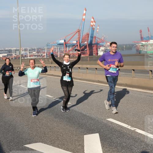 03.10.2025 - Köhlbrandbrückenlauf Yannick Fuchs http://msf.ph/oto/9131181 03.10.2025 09:03:21 Position 2 2927, 2988 meine-sportfotos.de