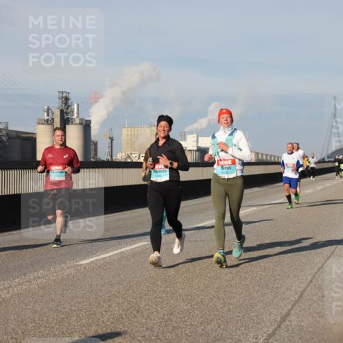 03.10.2025 - Köhlbrandbrückenlauf Lena Gebhardt http://msf.ph/oto/9131191 03.10.2025 09:49:56 Position 2 1496, 1730 meine-sportfotos.de