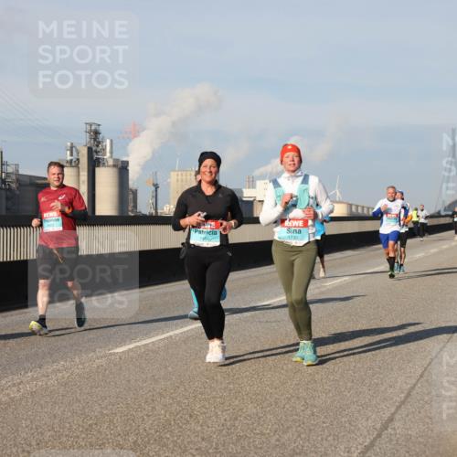 03.10.2025 - Köhlbrandbrückenlauf Lena Gebhardt http://msf.ph/oto/9131204 03.10.2025 09:49:56 Position 2 3603, 1730 meine-sportfotos.de